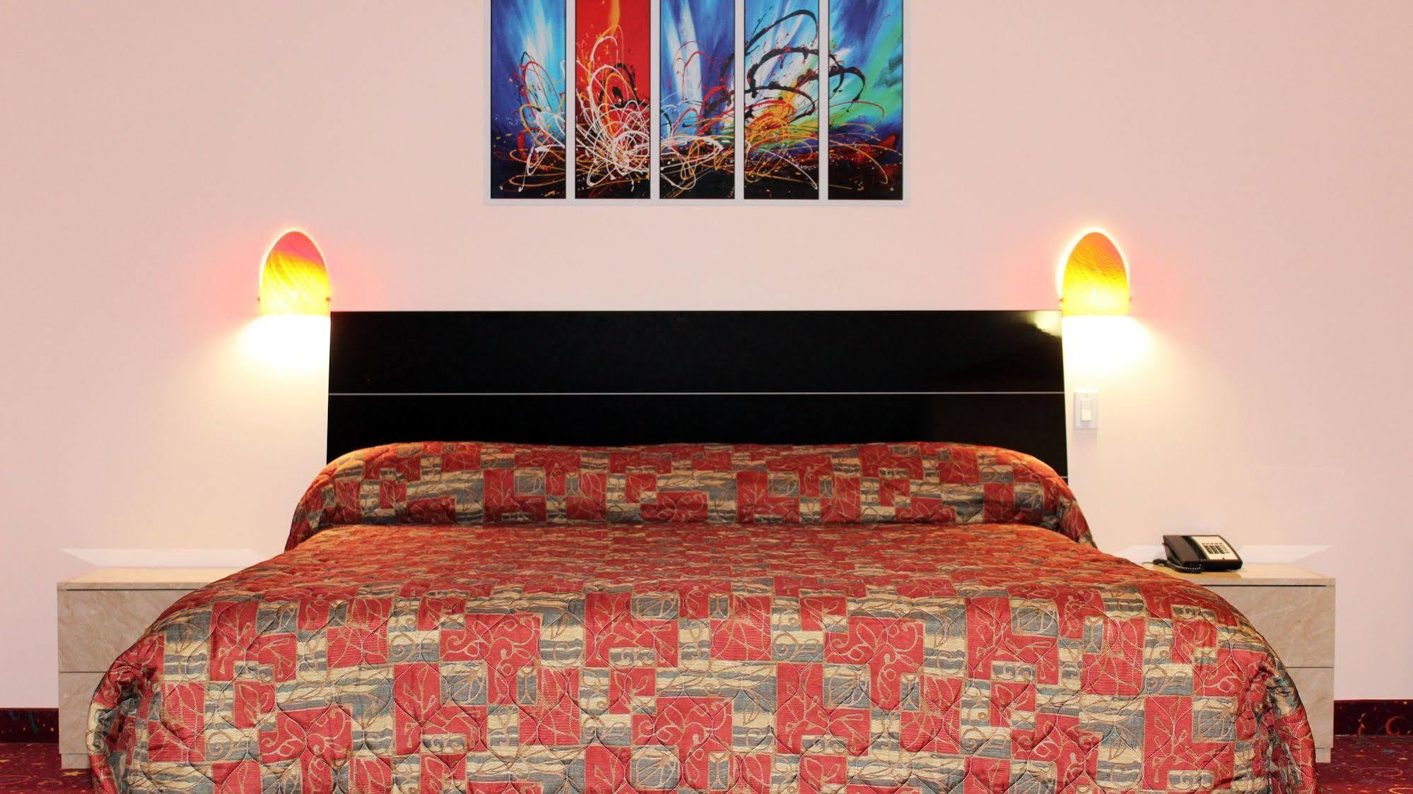 Crystal Star Inn Edmonton Airport With Free Shuttle To And From Airport เลอดูค ภายนอก รูปภาพ
